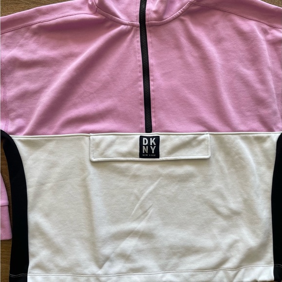 DKNY - Picture 3 of 11